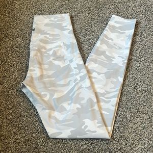 Ododos White Camo Leggings